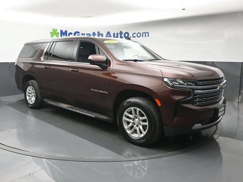 Used 2022 Chevrolet Suburban LT AWD/4WD image 2