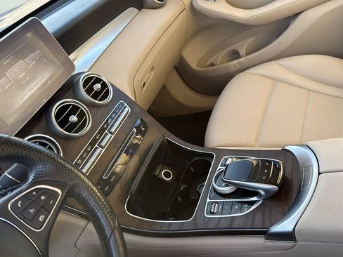 Used 2018 Mercedes-Benz GLC 300 4MATIC image 21