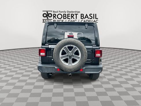 Used 2019 Jeep Wrangler Unlimited Sahara w/ Uconnect 4C Nav & Sound Group AWD/4WD image 7