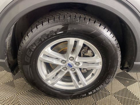 Used 2023 Ford Explorer XLT w/ Equipment Group 202A AWD/4WD image 21
