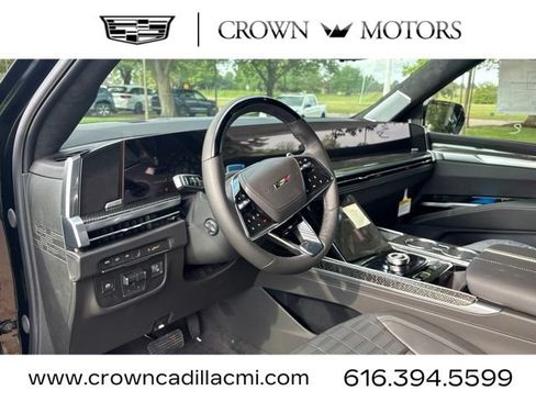 New 2026 Cadillac Escalade V w/ LPO, ONYX Package AWD/4WD image 11