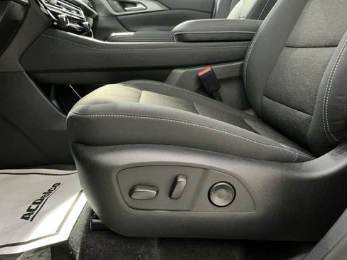 New 2026 Chevrolet Traverse LT image 22
