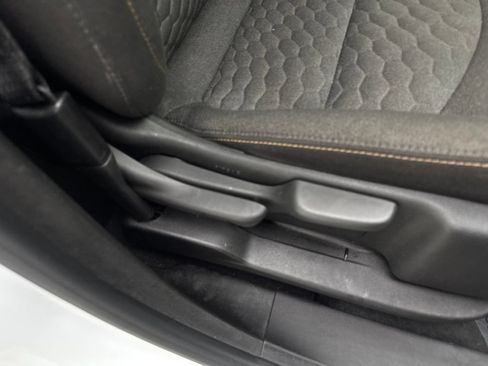 Used 2019 Chevrolet Equinox LT AWD/4WD image 49