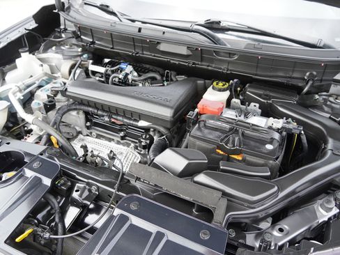 Used 2020 Nissan Rogue SV image 14