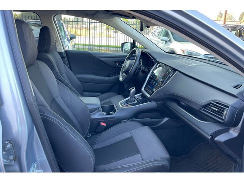 Used 2025 Subaru Outback Premium image 19