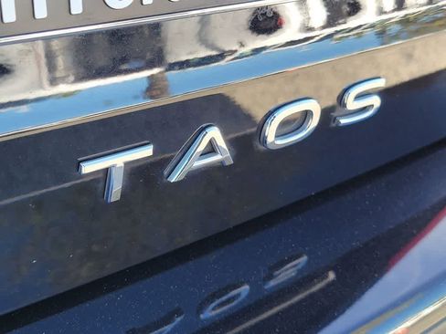 Used 2022 Volkswagen Taos SE FWD image 6