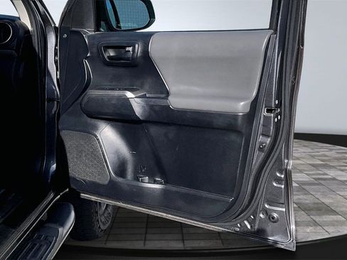 Used 2019 Toyota Tacoma SR5 image 26