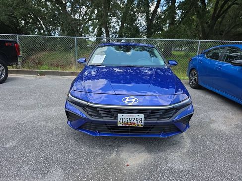 Used 2024 Hyundai Elantra SEL FWD image 2