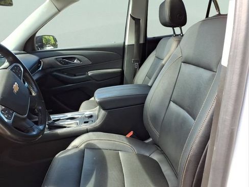 Used 2020 Chevrolet Traverse Premier w/ Redline Edition FWD image 17