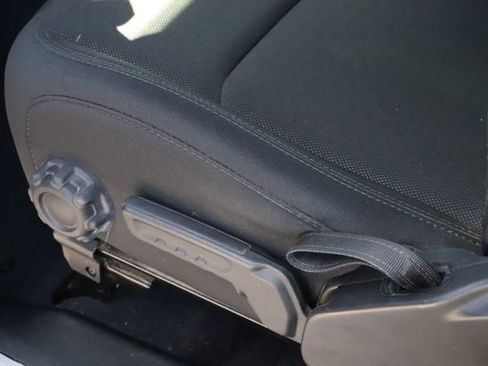 Used 2019 Jeep Wrangler Sport AWD/4WD image 14