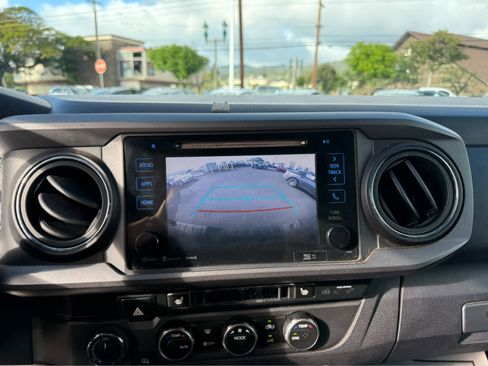 Used 2019 Toyota Tacoma TRD Off-Road image 8