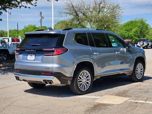 Used 2025 GMC Acadia Denali w/ LPO, Floor Liner Package FWD image 5