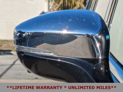 Used 2020 Chrysler Pacifica Limited image 13