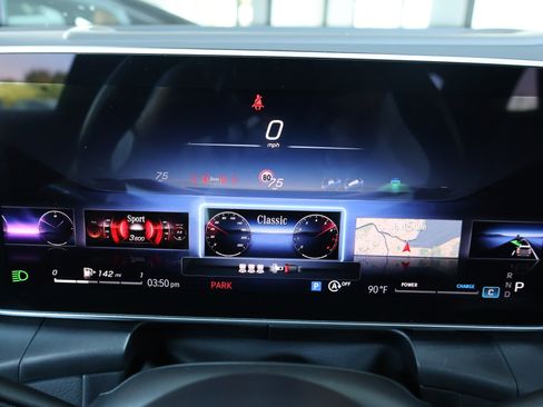 Used 2024 Mercedes-Benz GLC 300 4MATIC image 34