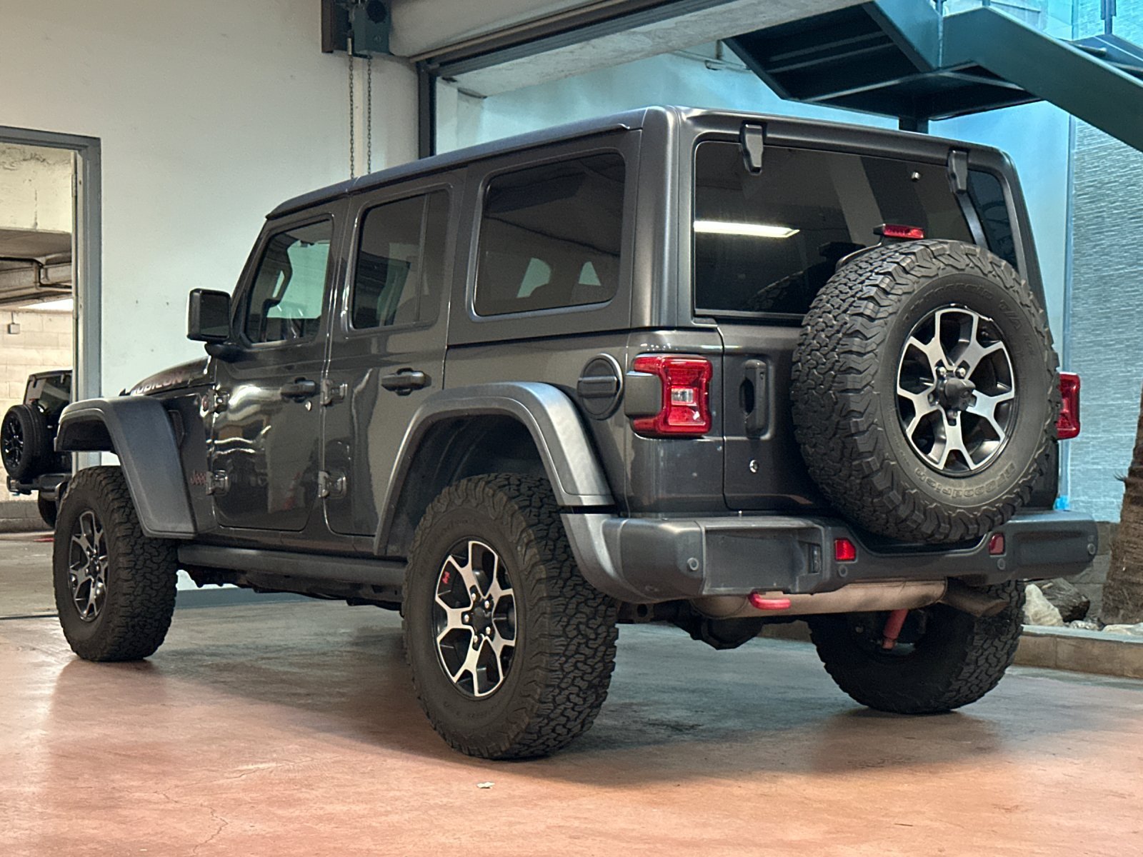 Used 2018 Jeep Wrangler Unlimited Rubicon AWD/4WD image 3