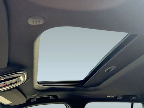 New 2025 Jeep Grand Cherokee Laredo X w/ Luxury Tech Group I image 14