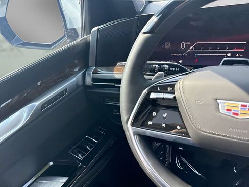 Used 2026 Cadillac Escalade ESV Platinum Sport w/ LPO, Floor Liner Package AWD/4WD image 20