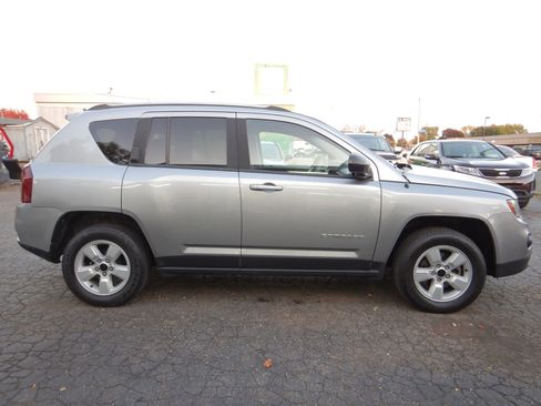 Used 2016 Jeep Compass Sport w/ Power Value Group image 4