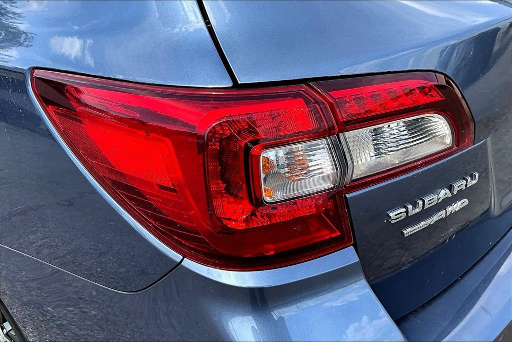 Used 2018 Subaru Outback 3.6R Limited AWD/4WD image 22