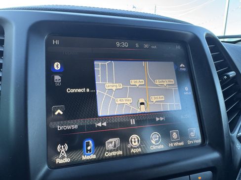 Used 2016 Jeep Cherokee Trailhawk w/ Comfort/Convenience Group image 25