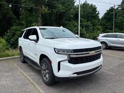 Used 2024 Chevrolet Tahoe LS RWD image 2
