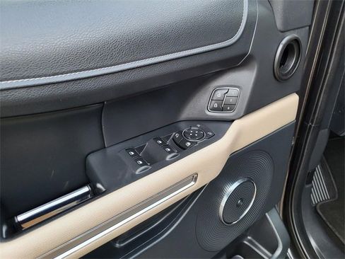 Used 2022 Ford Expedition Limited image 13