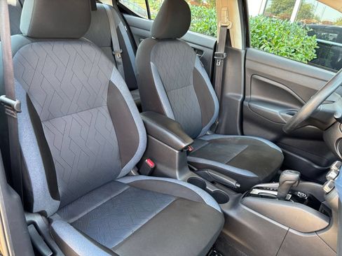 Used 2025 Nissan Versa SV FWD image 29