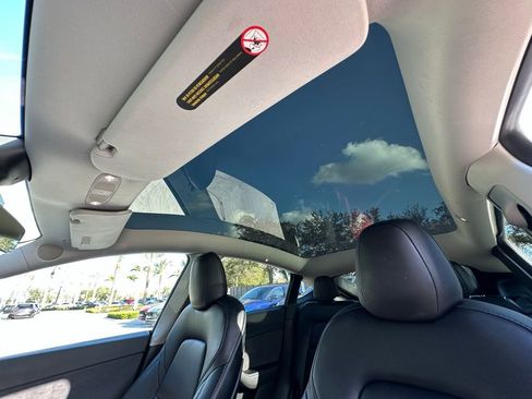 Used 2021 Tesla Model Y Performance image 20