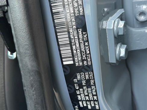 Used 2018 Jeep Renegade Altitude image 29