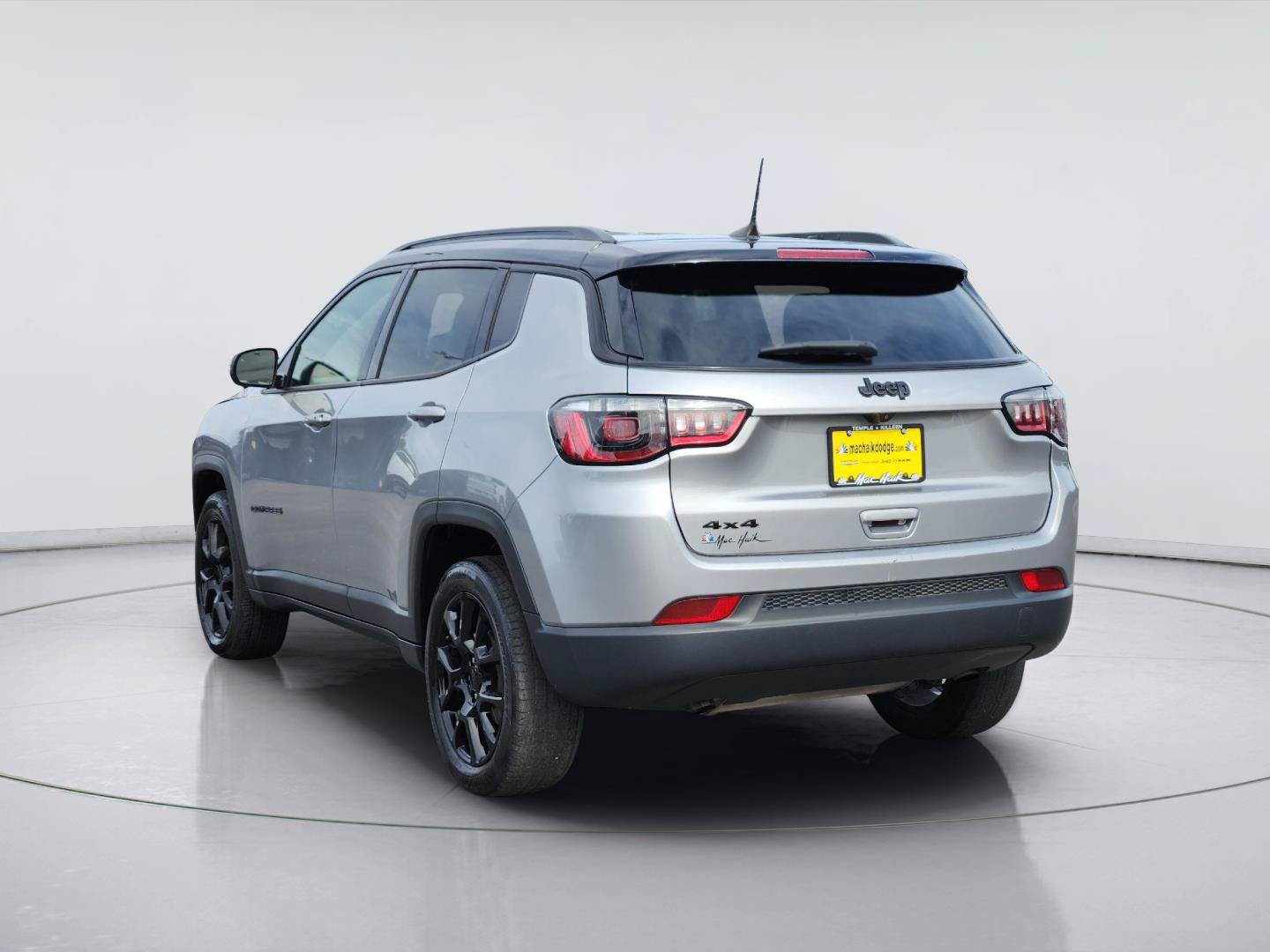 Used 2023 Jeep Compass Latitude AWD/4WD image 6