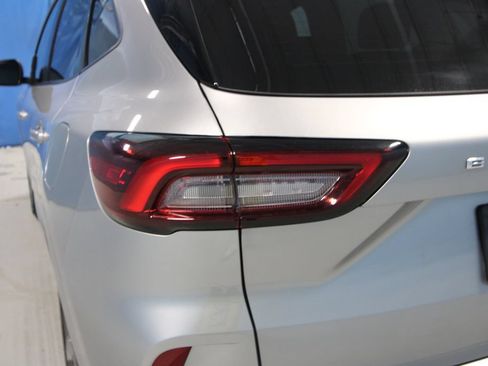Used 2024 Ford Escape ST-Line w/ Tech Pack #1 FWD image 33