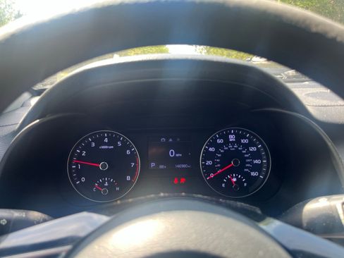 Used 2020 Kia Forte LXS FWD image 13
