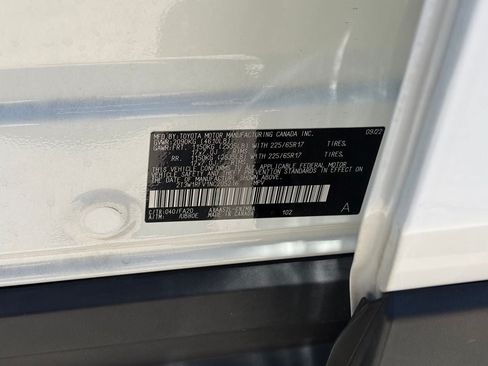 Used 2022 Toyota RAV4 XLE w/ Convenience Package FWD image 15