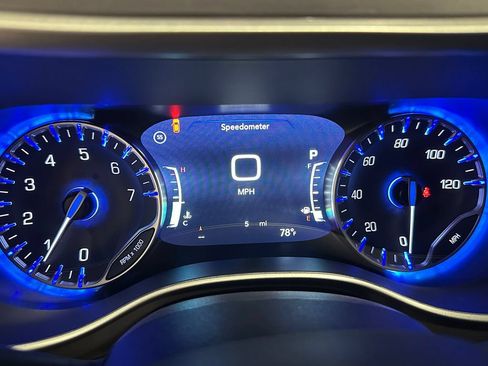 Used 2026 Chrysler Pacifica Select FWD image 35