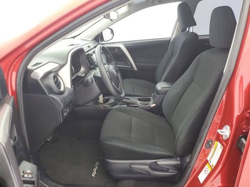 Used 2016 Toyota RAV4 LE FWD image 18