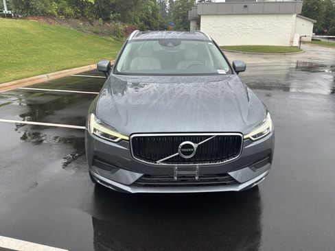 Used 2020 Volvo XC60 T6 Momentum w/ Protection Package Premier AWD/4WD image 3