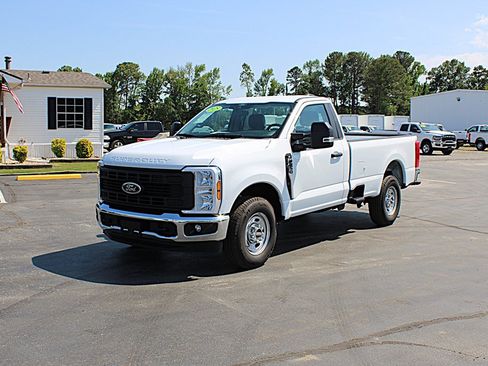 Used 2025 Ford F250 XL w/ XL Chrome Package RWD image 2
