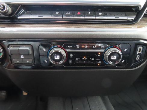 Used 2024 Chevrolet Silverado 3500 LT w/ Convenience Package image 25