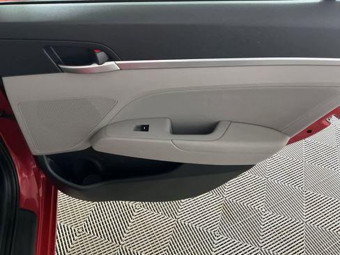 Used 2020 Hyundai Elantra SEL w/ Winter Weather Package image 8