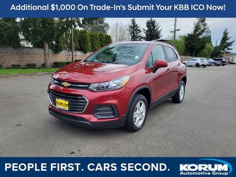 Used 2021 Chevrolet Trax LS w/ Tint and Cruise Package image 1