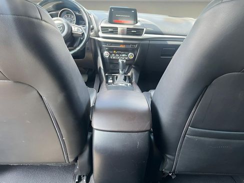 Used 2018 MAZDA MAZDA3 Touring image 22