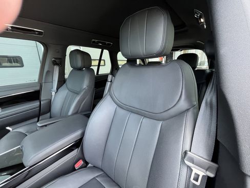 Certified 2023 Land Rover Range Rover SE AWD/4WD image 16