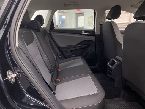 Used 2022 Volkswagen Taos S image 17