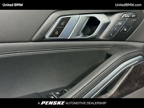 Used 2024 BMW X6 xDrive40i w/ Premium Package image 3