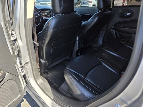 Used 2020 Jeep Compass Limited FWD image 15