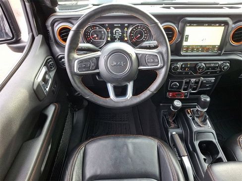 Used 2022 Jeep Gladiator Mojave w/ Cold Weather Group image 11