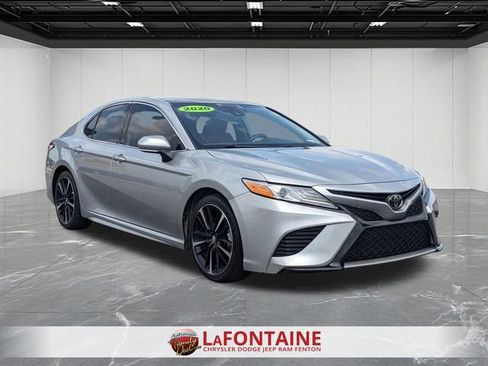 Used 2020 Toyota Camry XSE FWD image 7