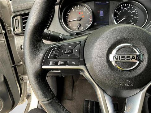 Used 2020 Nissan Rogue SL FWD image 19