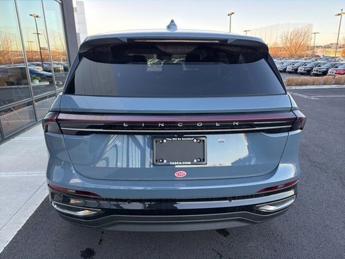 New 2026 Lincoln Nautilus Premier image 4