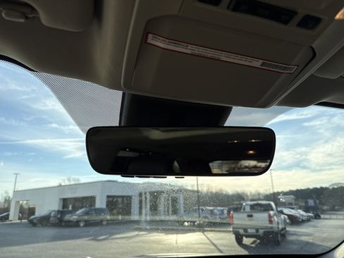 Used 2021 Toyota Highlander XLE image 27